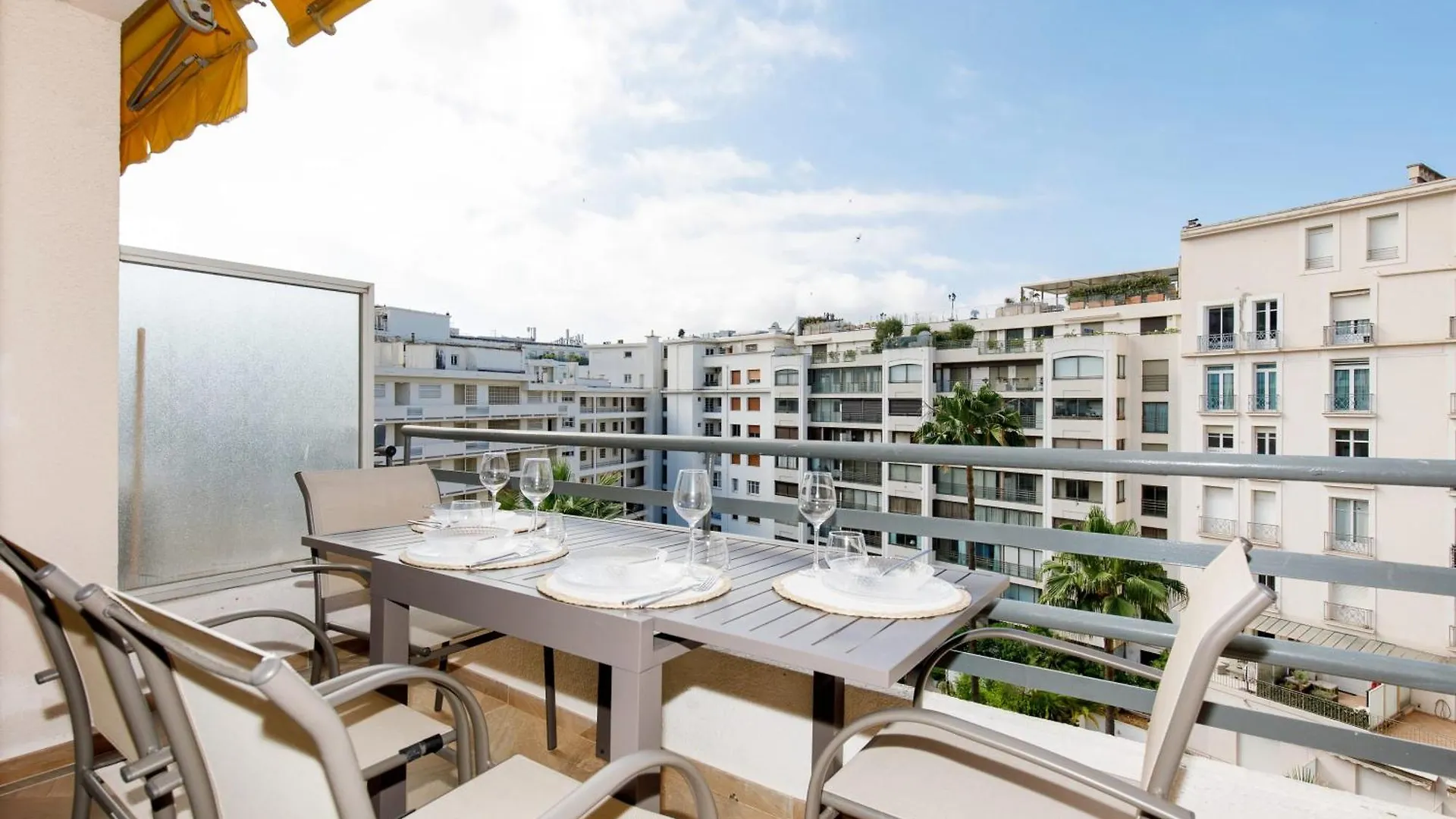 Carlton Area Lux 2 Beds 2 Baths Daire Cannes
