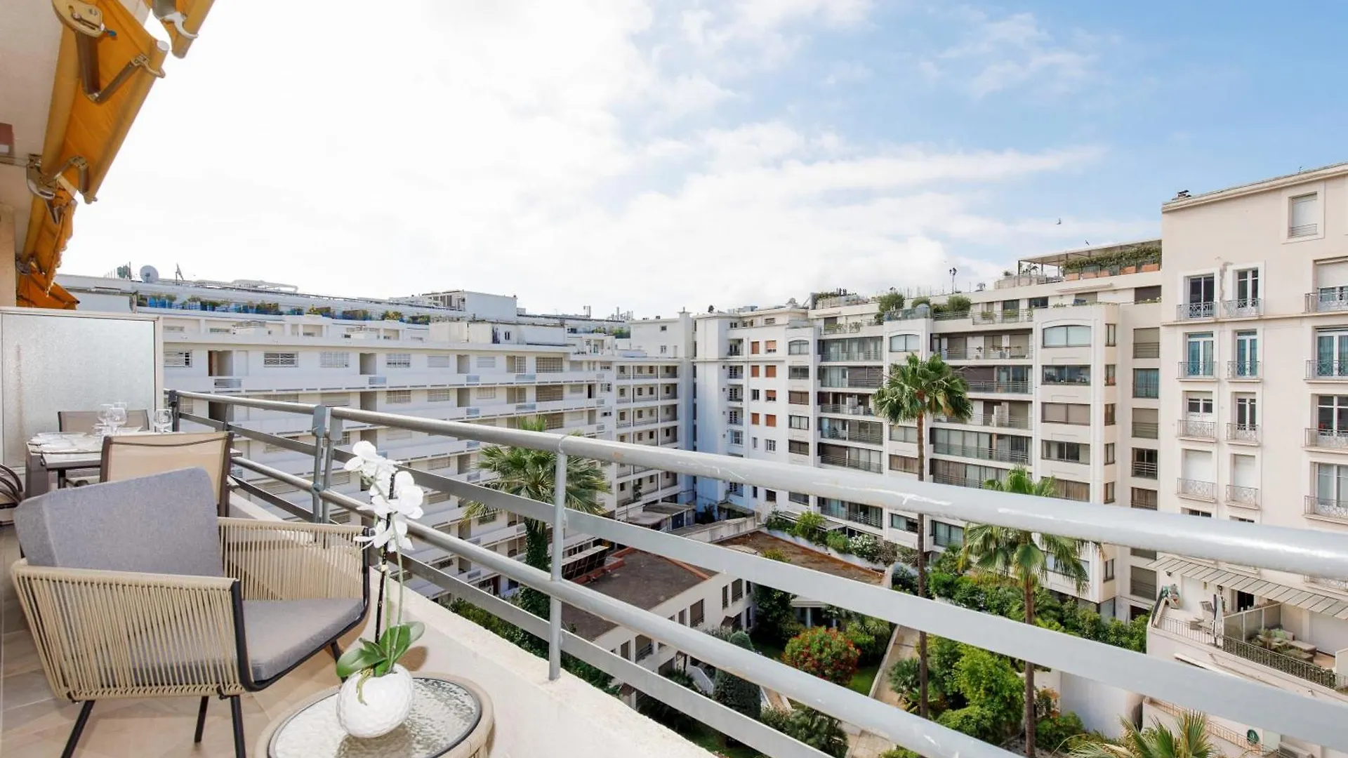 Carlton Area Lux 2 Beds 2 Baths Daire Cannes Fransa